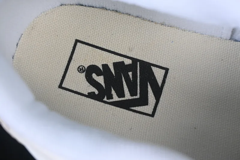 All categories Vans Vans series Vans Low Vans Knu Skool Vans low-top casual skateboard shoes VN0009D22CJI